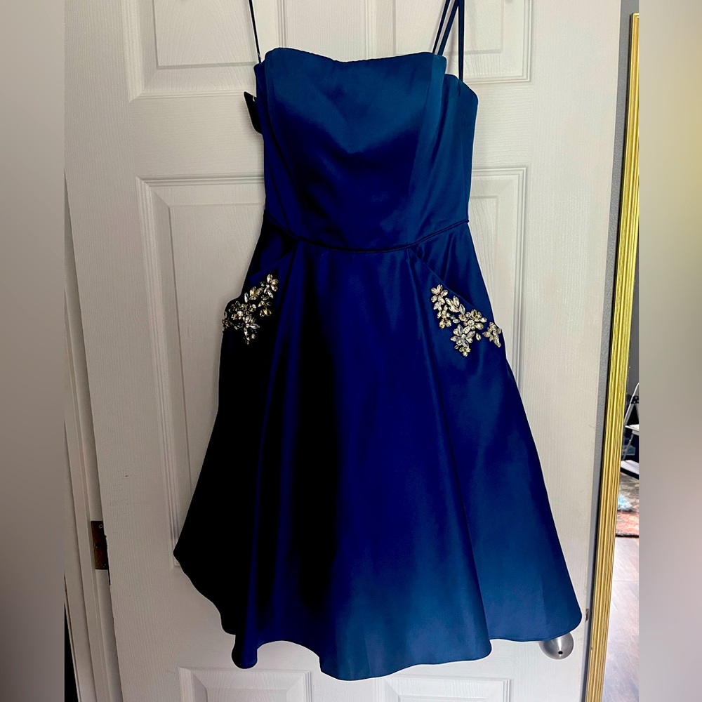 Beautiful strapless navy blue homecoming dress